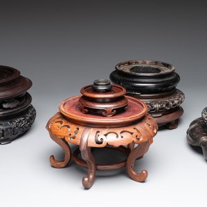 A collection of 11 Chinese wooden stands, 19/20th C. — 照片 4