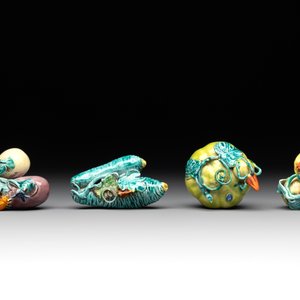 A collection of 12 Chinese famille rose fruit models, including a peach-shaped box and cover, 19th C. — photo 18
