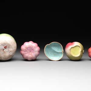 A collection of 12 Chinese famille rose fruit models, including a peach-shaped box and cover, 19th C. — photo 7