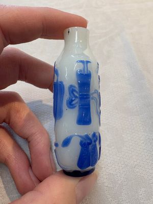 A collection of 12 Chinese glass snuff bottles, 19/20th C. — foto 14