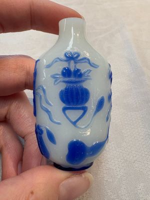 A collection of 12 Chinese glass snuff bottles, 19/20th C. — foto 15