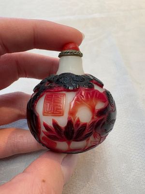A collection of 12 Chinese glass snuff bottles, 19/20th C. — foto 26