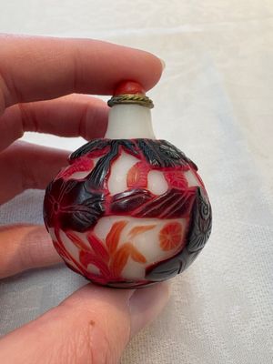 A collection of 12 Chinese glass snuff bottles, 19/20th C. — foto 28