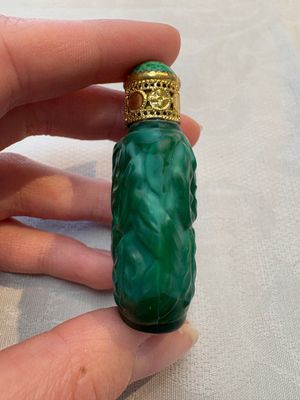 A collection of 12 Chinese glass snuff bottles, 19/20th C. — foto 44