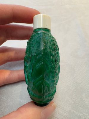 A collection of 12 Chinese glass snuff bottles, 19/20th C. — foto 52