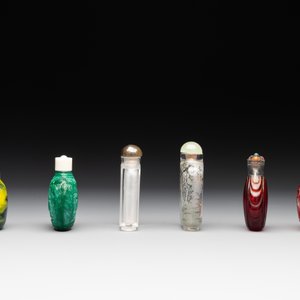 A collection of 12 Chinese glass snuff bottles, 19/20th C. — foto 5