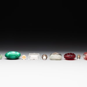 A collection of 12 Chinese glass snuff bottles, 19/20th C. — foto 7