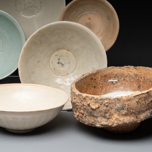 A collection of 12 Chinese monochrome wares, including a kiln waste, Fujian kilns, Song/Ming — foto 3