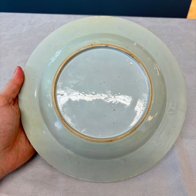 A collection of 13 Chinese famille rose 'Landscape' plates and dishes — 照片 74