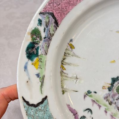 A collection of 13 Chinese famille rose 'Landscape' plates and dishes — 照片 90