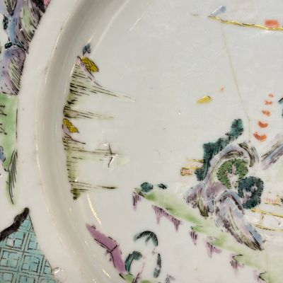 A collection of 13 Chinese famille rose 'Landscape' plates and dishes — 照片 95