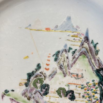 A collection of 13 Chinese famille rose 'Landscape' plates and dishes — 照片 96