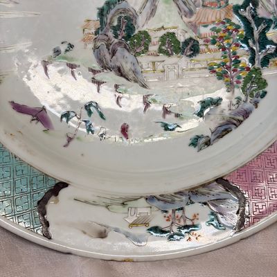 A collection of 13 Chinese famille rose 'Landscape' plates and dishes — 照片 116