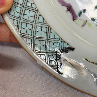 A collection of 13 Chinese famille rose 'Landscape' plates and dishes — 照片 3