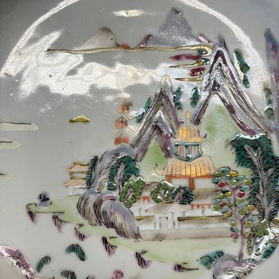 A collection of 13 Chinese famille rose 'Landscape' plates and dishes — 照片 5