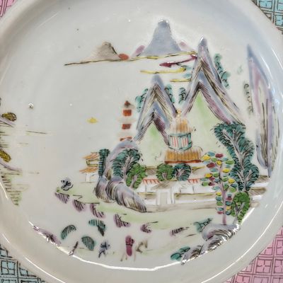 A collection of 13 Chinese famille rose 'Landscape' plates and dishes — 照片 21