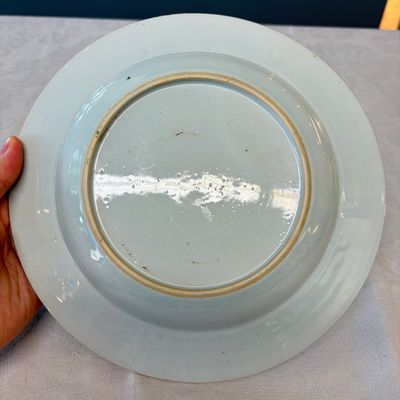 A collection of 13 Chinese famille rose 'Landscape' plates and dishes — 照片 22