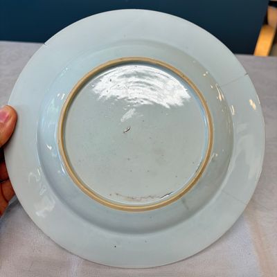 A collection of 13 Chinese famille rose 'Landscape' plates and dishes — 照片 30