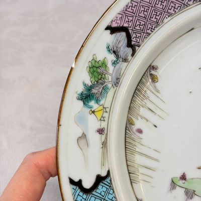 A collection of 13 Chinese famille rose 'Landscape' plates and dishes — 照片 36