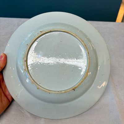 A collection of 13 Chinese famille rose 'Landscape' plates and dishes — 照片 41