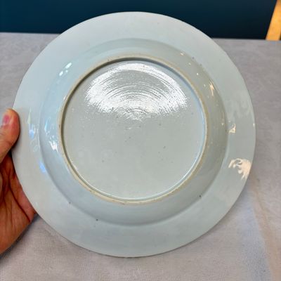 A collection of 13 Chinese famille rose 'Landscape' plates and dishes — 照片 48