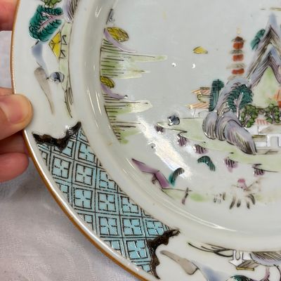 A collection of 13 Chinese famille rose 'Landscape' plates and dishes — 照片 50