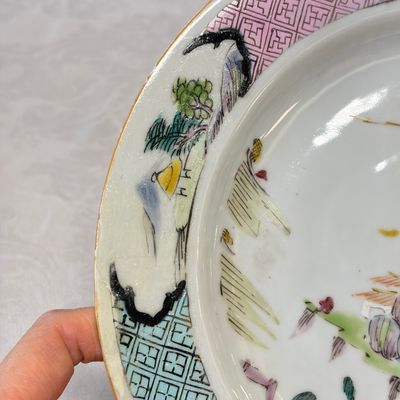 A collection of 13 Chinese famille rose 'Landscape' plates and dishes — 照片 67
