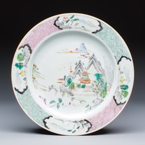 A collection of 13 Chinese famille rose 'Landscape' plates and dishes — 照片 14