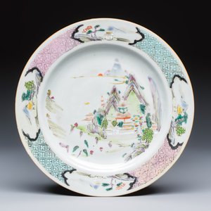 A collection of 13 Chinese famille rose 'Landscape' plates and dishes — 照片 4