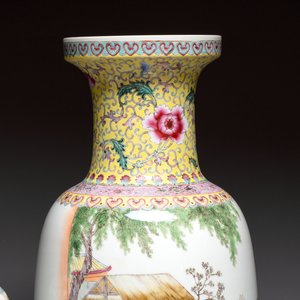 A collection of 13 Chinese famille rose vases and a jardinière, Qianlong mark, 20th C. — photo 8