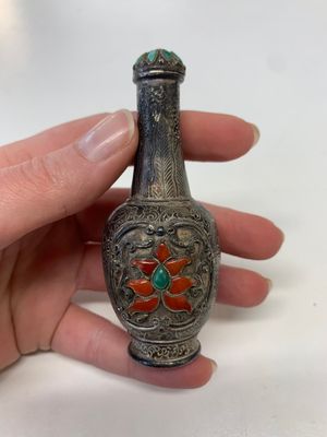 A collection of 13 Chinese snuff bottles, 19/20th C. — photo 1