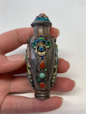 A collection of 13 Chinese snuff bottles, 19/20th C. — photo 18