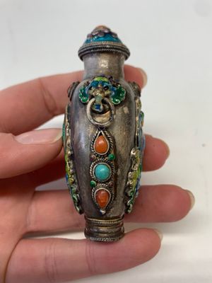 A collection of 13 Chinese snuff bottles, 19/20th C. — photo 20