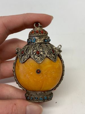 A collection of 13 Chinese snuff bottles, 19/20th C. — photo 53