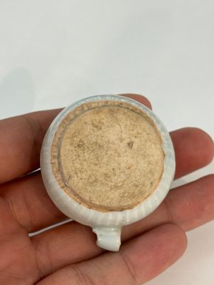 A collection of 14 Chinese ding-type and white-glazed wares, Song/Ming — photo 22