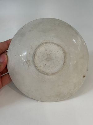 A collection of 14 Chinese ding-type and white-glazed wares, Song/Ming — photo 26