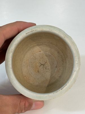 A collection of 14 Chinese ding-type and white-glazed wares, Song/Ming — photo 33