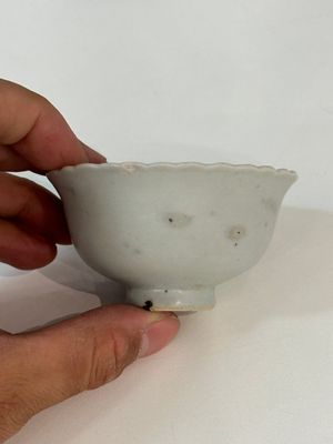 A collection of 14 Chinese ding-type and white-glazed wares, Song/Ming — photo 35