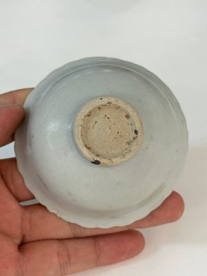 A collection of 14 Chinese ding-type and white-glazed wares, Song/Ming — photo 37