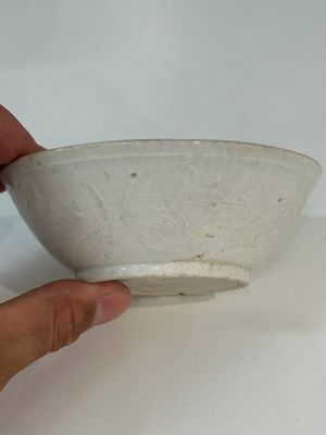 A collection of 14 Chinese ding-type and white-glazed wares, Song/Ming — photo 41