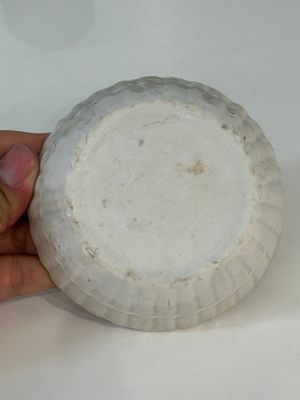 A collection of 14 Chinese ding-type and white-glazed wares, Song/Ming — photo 48