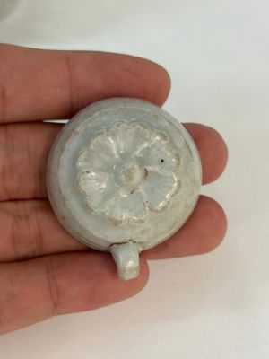 A collection of 14 Chinese ding-type and white-glazed wares, Song/Ming — photo 5
