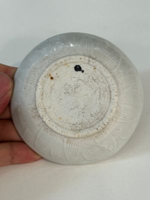 A collection of 14 Chinese ding-type and white-glazed wares, Song/Ming — photo 51