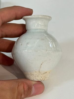 A collection of 14 Chinese ding-type and white-glazed wares, Song/Ming — photo 61