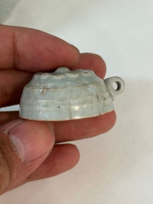 A collection of 14 Chinese ding-type and white-glazed wares, Song/Ming — photo 7