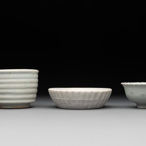 A collection of 14 Chinese ding-type and white-glazed wares, Song/Ming — photo 15
