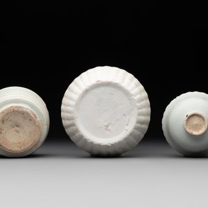 A collection of 14 Chinese ding-type and white-glazed wares, Song/Ming — photo 17