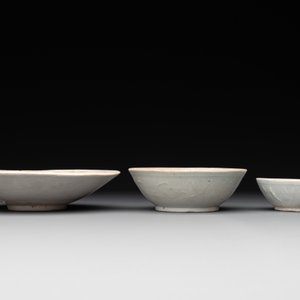 A collection of 14 Chinese ding-type and white-glazed wares, Song/Ming — photo 24
