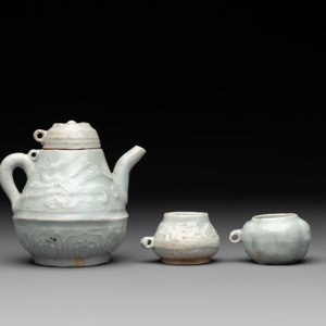 A collection of 14 Chinese ding-type and white-glazed wares, Song/Ming — photo 4