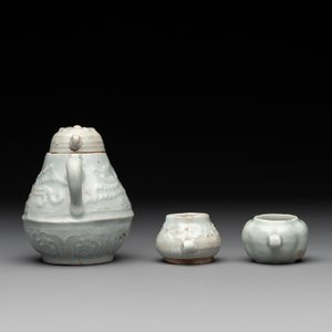 A collection of 14 Chinese ding-type and white-glazed wares, Song/Ming — photo 5